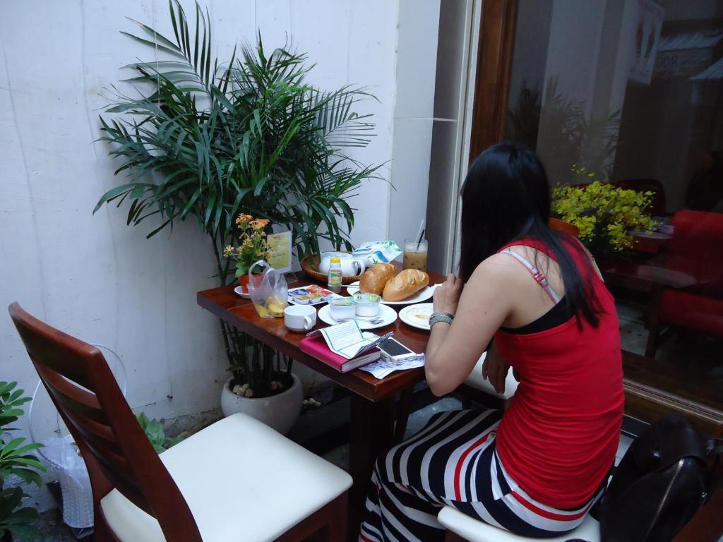 Pink Tulip Hotel Ho Chi Minh City Exterior photo